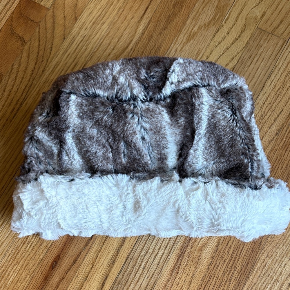 Pandemonium luxury Faux Fur Winter pillbox Hat in tan and White